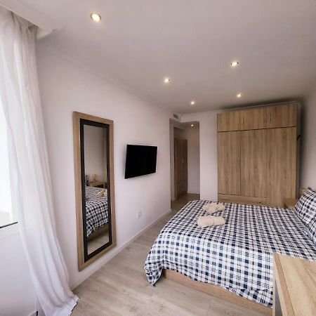 Stylish 3 Bedroom Penthouse In Marbella Centre With Large Pool Close To The Beach Екстериор снимка