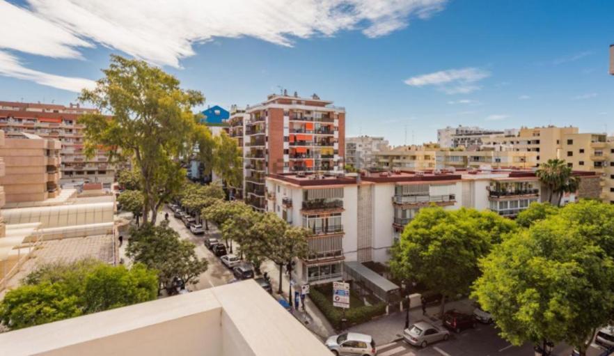 Stylish 3 Bedroom Penthouse In Marbella Centre With Large Pool Close To The Beach Екстериор снимка