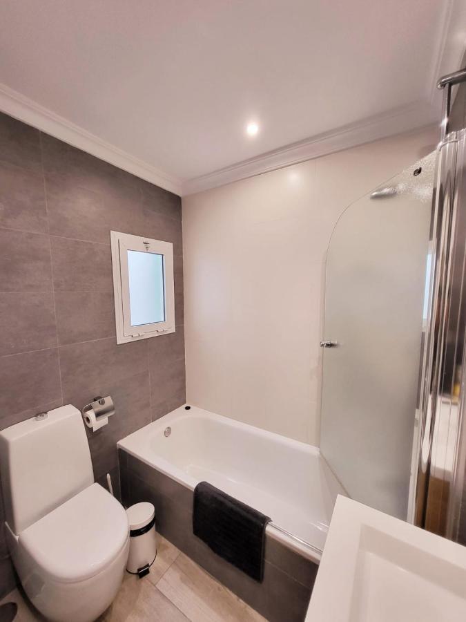 Stylish 3 Bedroom Penthouse In Marbella Centre With Large Pool Close To The Beach Екстериор снимка